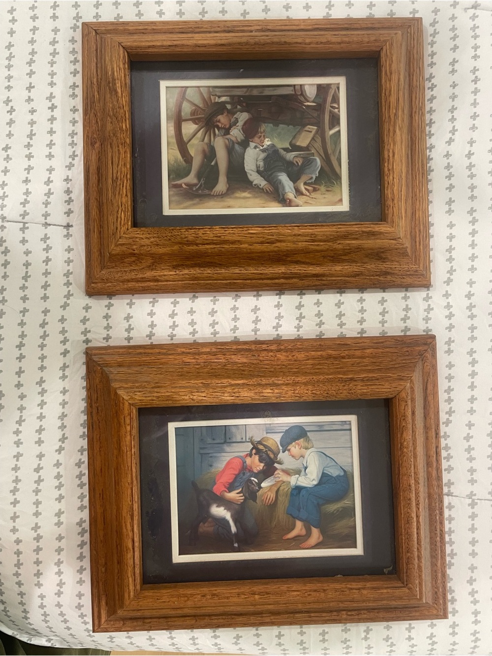 Classic Brown Wood Picture Frame Set - Timeless Wall Accents